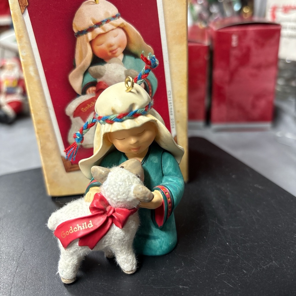 2004 Hallmark Charming Shepherd Figurine with Lamb - Multicolor